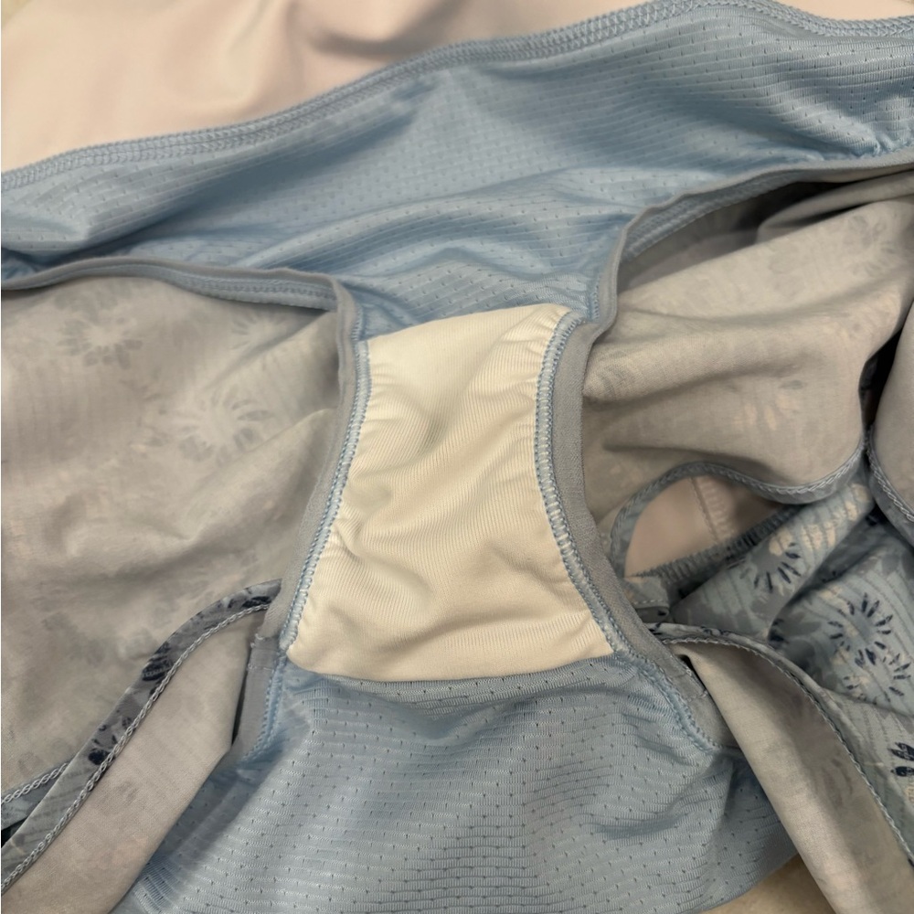 Sweaty Betty Blue White Floral Time Trial Run Shorts Size Small - Picture 11 of 11